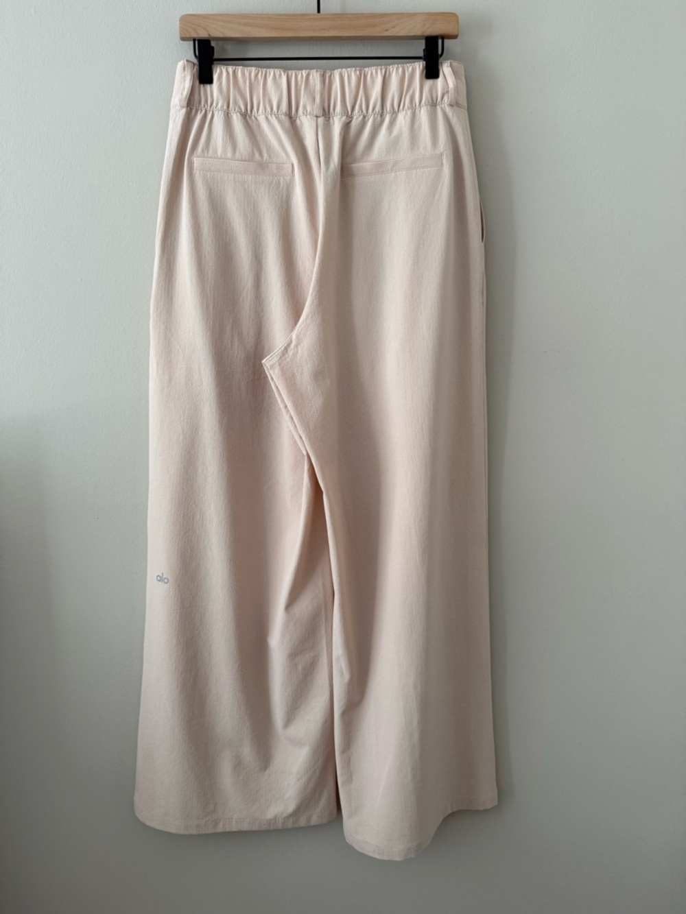 Alo - High-Waist Dreamscape Trouser - Macadamia - Picture 7 of 12